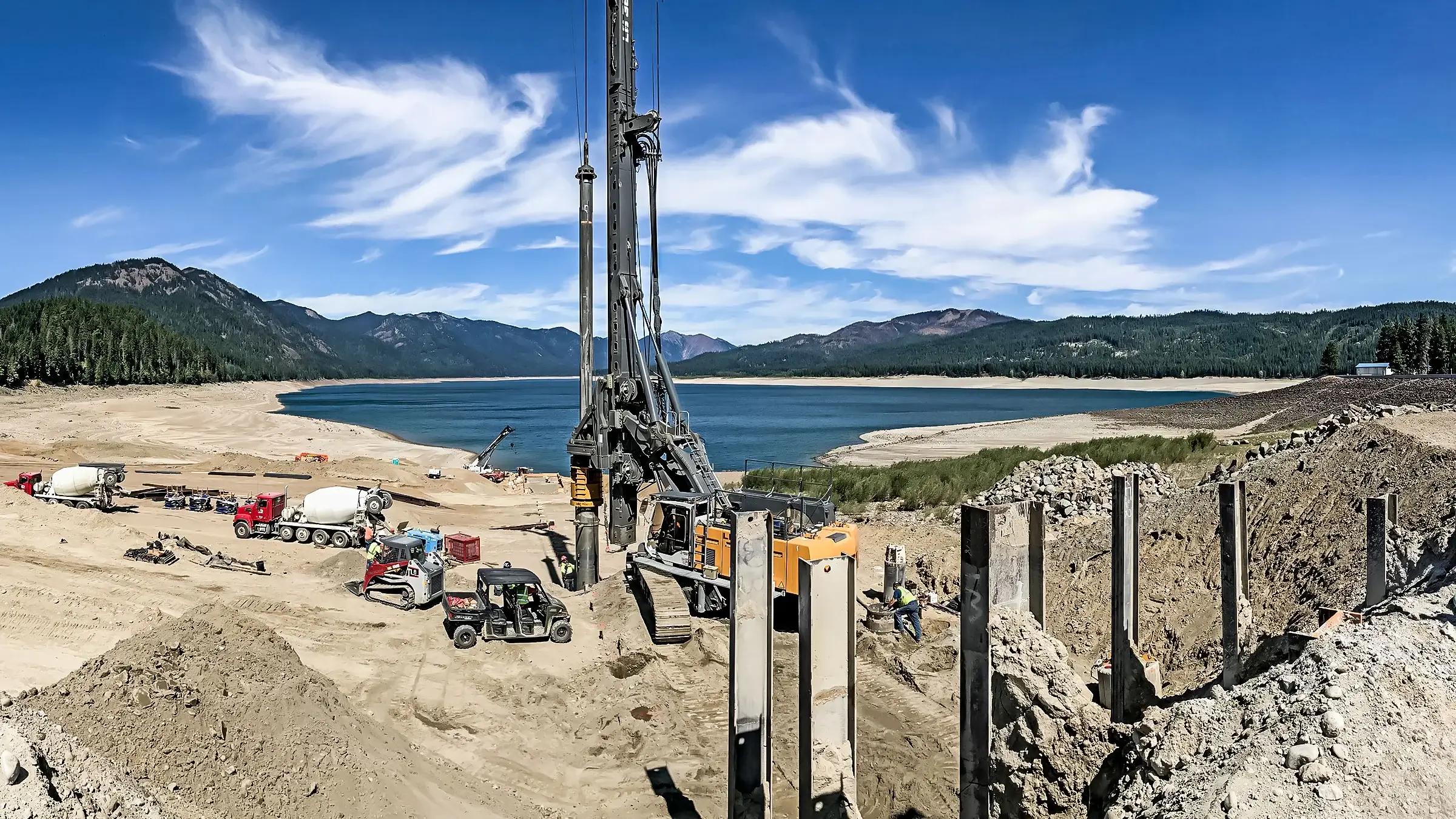 Crew uses large equipment on CleElum lake project.